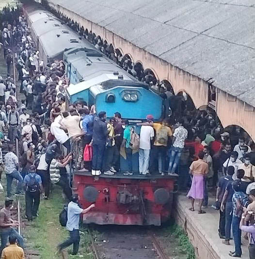srilanka-train